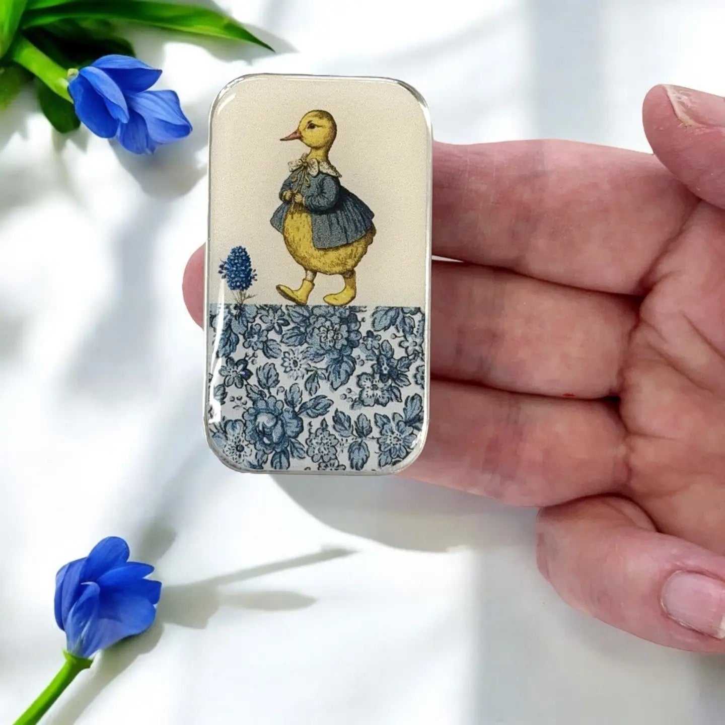 Firefly notes tin with picture detail
