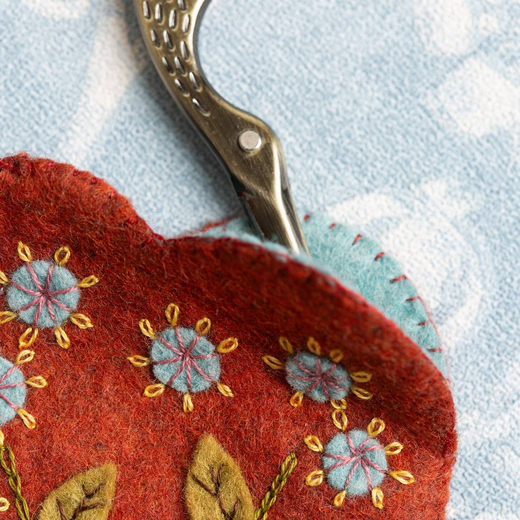 Scissors Pouch and Mini Pin Cushion Felt Craft Mini Kit - Corinne Lapierre